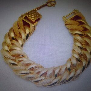 Chunky 24K gold plated smooth frosted finish bracelet, brand new w tag.